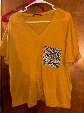 SHEIN Mustard V-Neck Short Sleeve Top with Leopard Pocket
